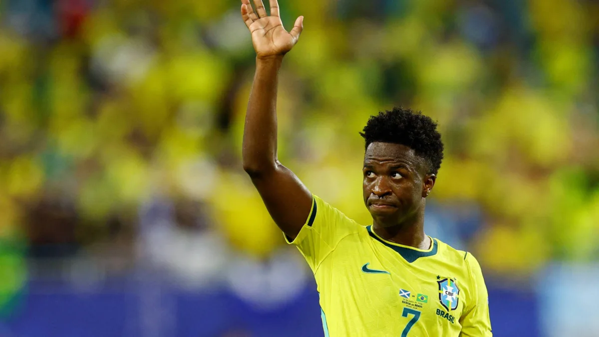 Ancelotti exalta Vini Jr após 2 gols: ‘um dos melhores do mundo’