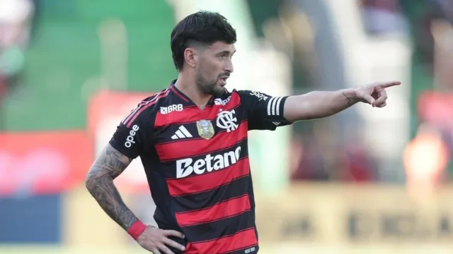Arrascaeta deve retornar 100% recuperado contra Chapecoense