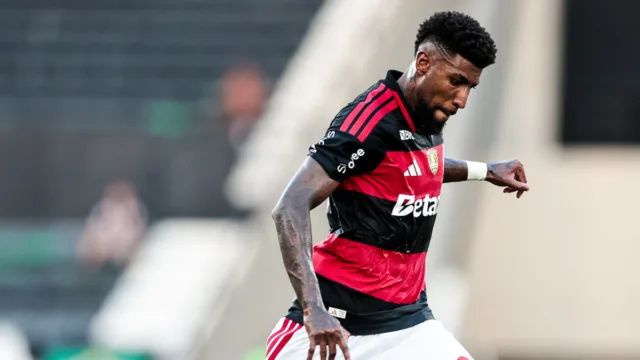 Aston Villa oferece R$ 53 mi por Emerson Royal — Fla avalia venda