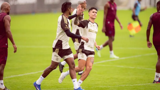 Bruno Henrique marca de pênalti e Flamengo vence jogo-treino por 1 a 0