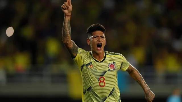 Carrascal entra em campo pela Colômbia na Copa do Mundo nesta terça