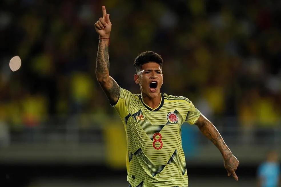 Carrascal entra em campo pela Colômbia na Copa do Mundo nesta terça