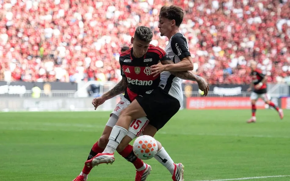 Carrascal expulso no Brasil, mas lance igual vale na Copa