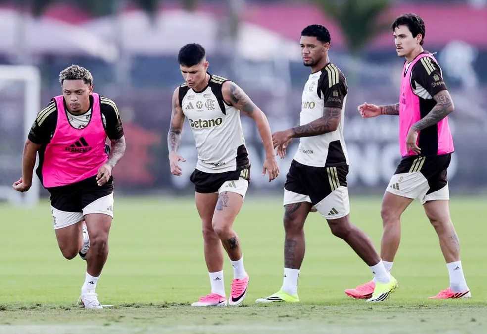 Flamengo embarca para Portugal com três amistosos agendados
