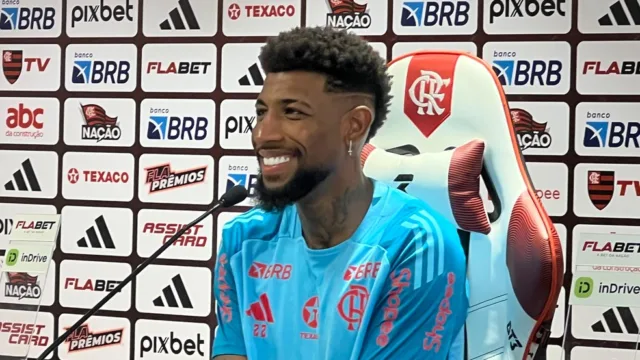 Flamengo rejeita proposta de 9 milhões por Emerson Royal