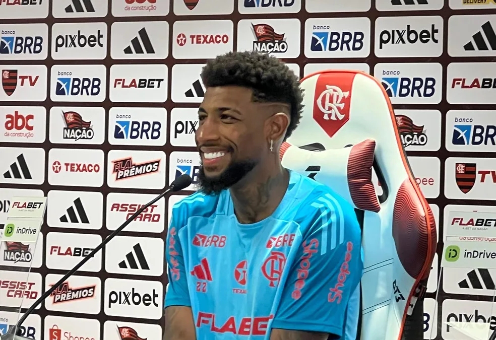 Flamengo rejeita proposta de 9 milhões por Emerson Royal