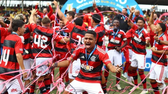 Flamengo Sub-20 enfrentou Corinthians ontem em jogo decisivo por vaga