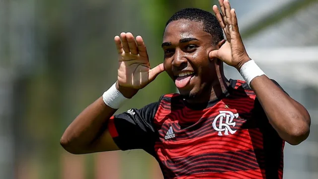 Loran e Ryan Lucas reforçam elenco profissional do Flamengo