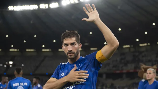 Lucas Silva promete Cruzeiro ‘afiado’ contra Flamengo em agosto