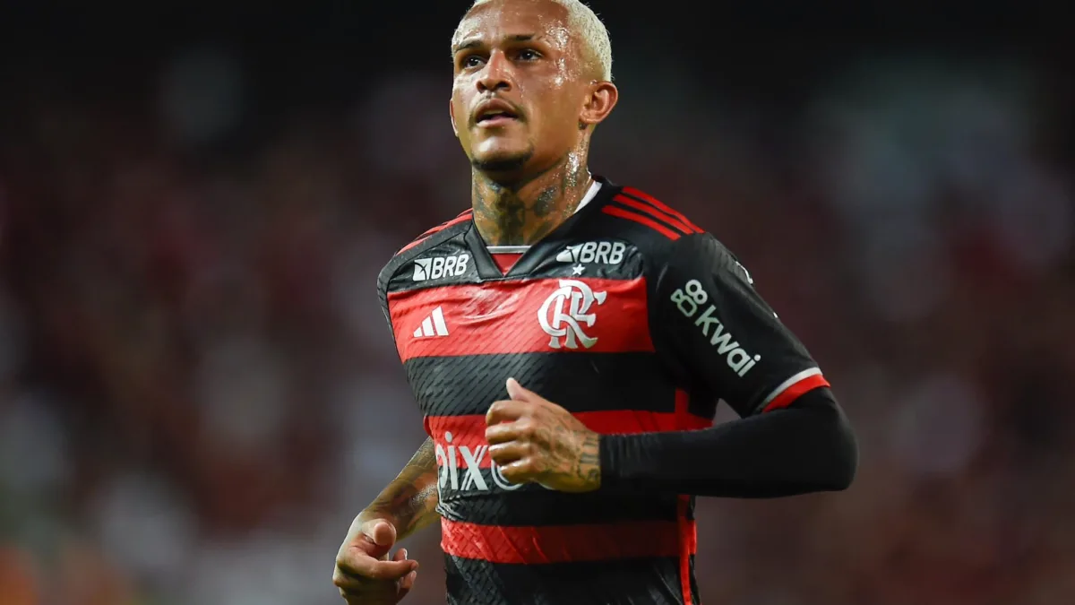 Mauro Cezar defende Wesley contra críticas sobre defesa