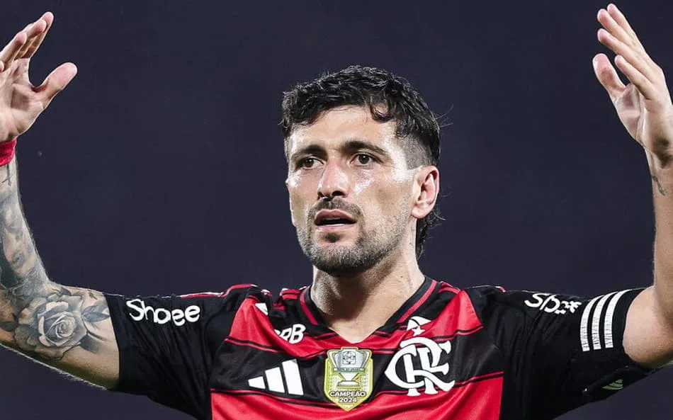 Trio uruguaio do Flamengo se reapresenta após eliminação na Copa