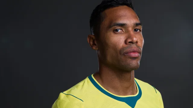 Alex Sandro renova com Flamengo até 2027 após 8 títulos em 2 anos