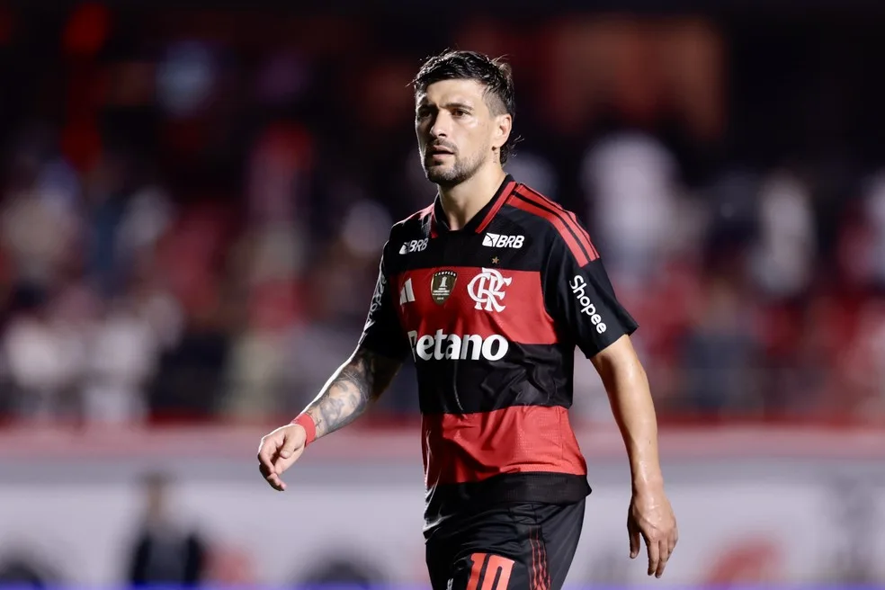 Almada pode formar dupla com Arrascaeta no Flamengo