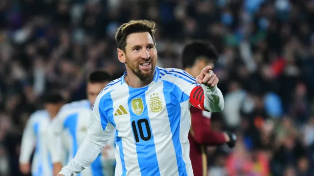 Argentina vence Cabo Verde por 3 a 2 com gol de Messi na Copa