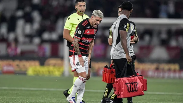 Arrascaeta preocupa Flamengo após dois meses parado