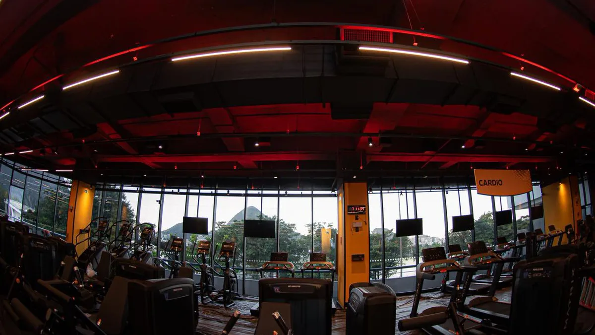 BAP inaugura Smart Fit na Gávea e brinca com dono palmeirense