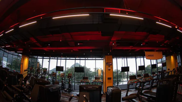 BAP inaugura Smart Fit na Gávea e brinca com dono palmeirense
