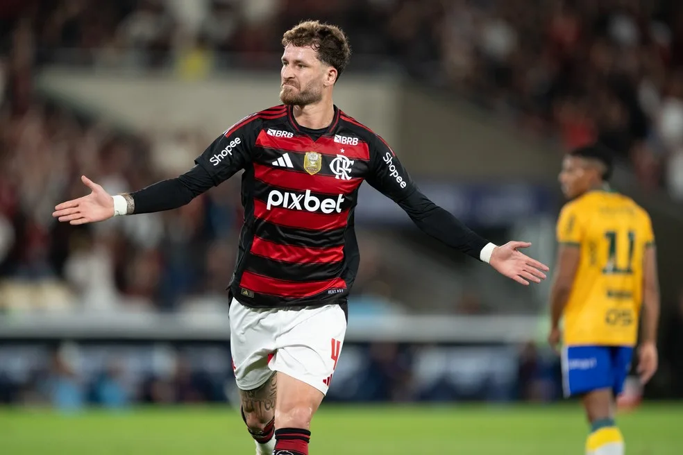 Besiktas da Turquia demonstra interesse em Léo Pereira