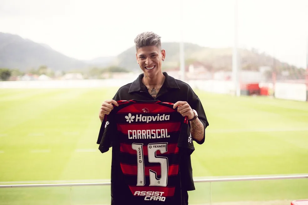 Carrascal lidera lista de saídas do Flamengo na janela