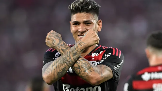 Carrascal perde espaço no Flamengo e pode deixar o clube