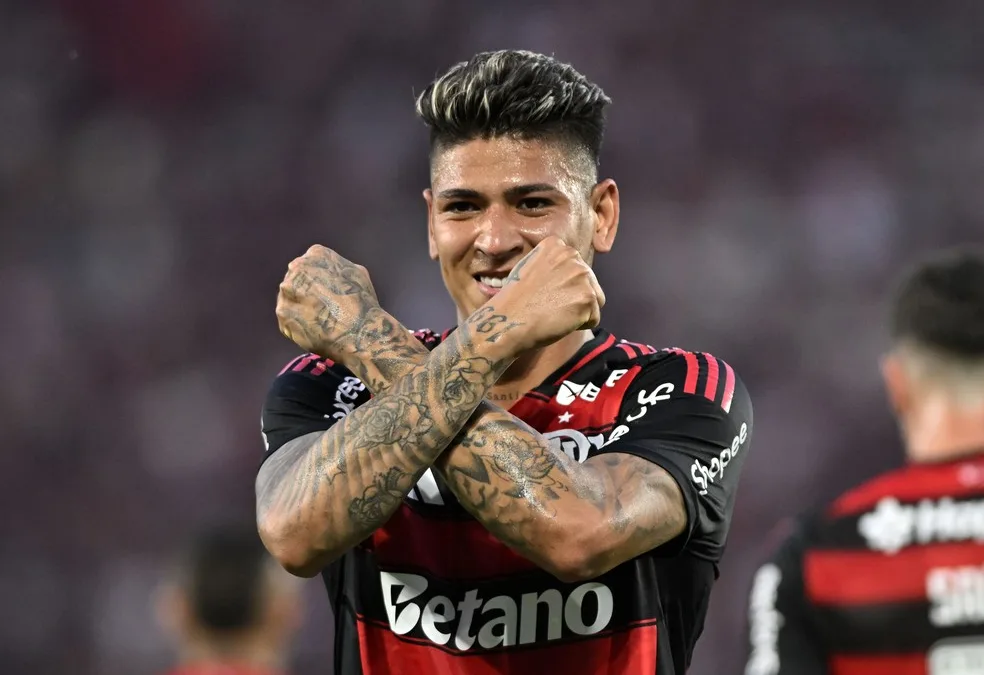 Carrascal perde espaço no Flamengo e pode deixar o clube
