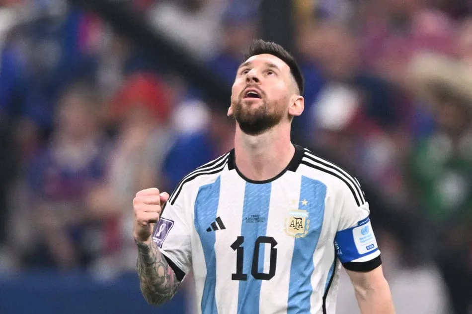 Choro de Messi aos 39 anos vira imagem marcante da Copa