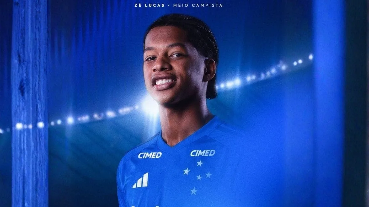 Cruzeiro oficializa Zé Lucas e vence disputa com Flamengo