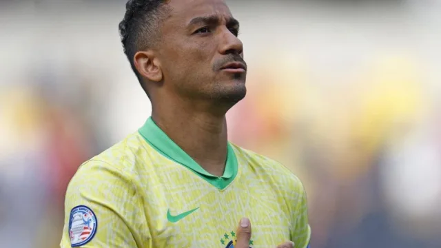 Danilo é opção polivalente no Flamengo após Copa do Mundo