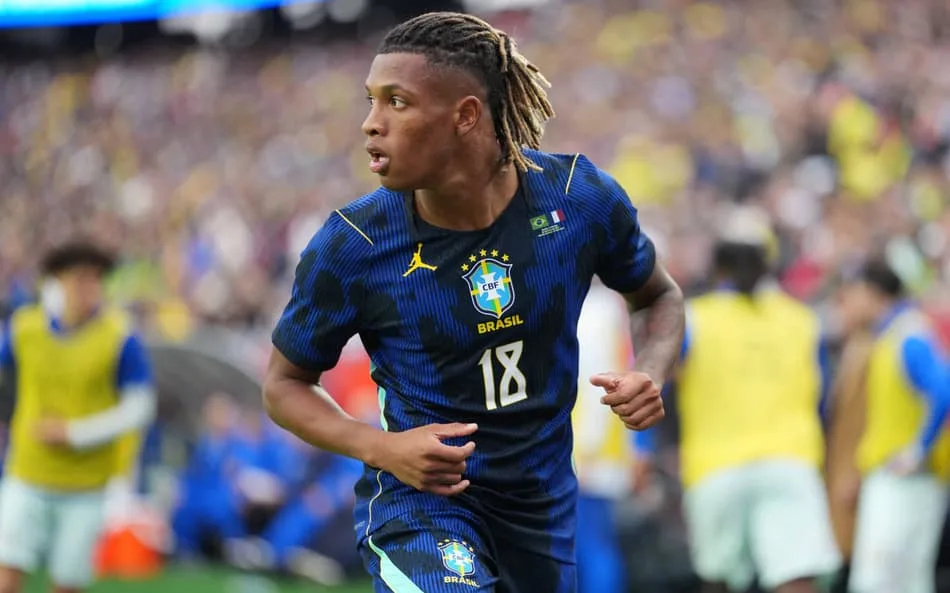 Danilo pode substituir Paquetá na Seleção, diz comentarista