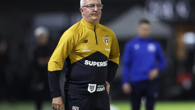 Dorival Júnior tem só 2 derrotas em 10 jogos contra o Flamengo