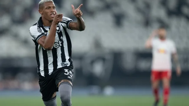 Empresário de Danilo desmente Leila e nega prioridade ao Palmeiras
