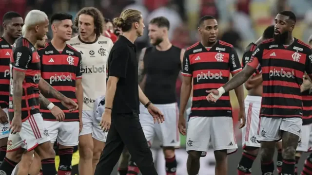 Filipe Luís quer rodar elenco e Almada não seria titular fixo