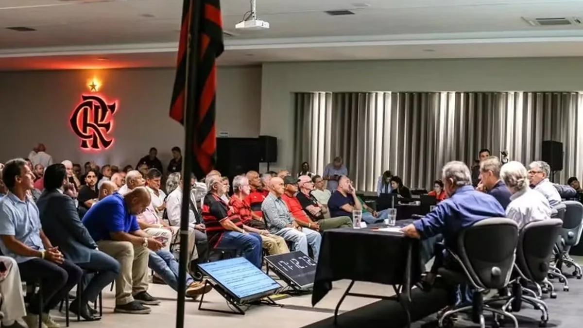 Flamengo aprova Código Eleitoral de 23 páginas e adia voto online