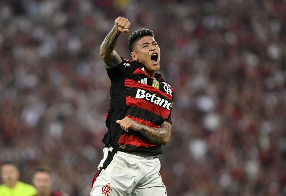 Flamengo atinge limite de estrangeiros e pode negociar jogadores
