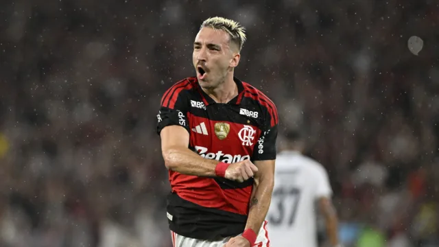 Flamengo atualiza situação de Léo Ortiz, Paquetá e Araújo