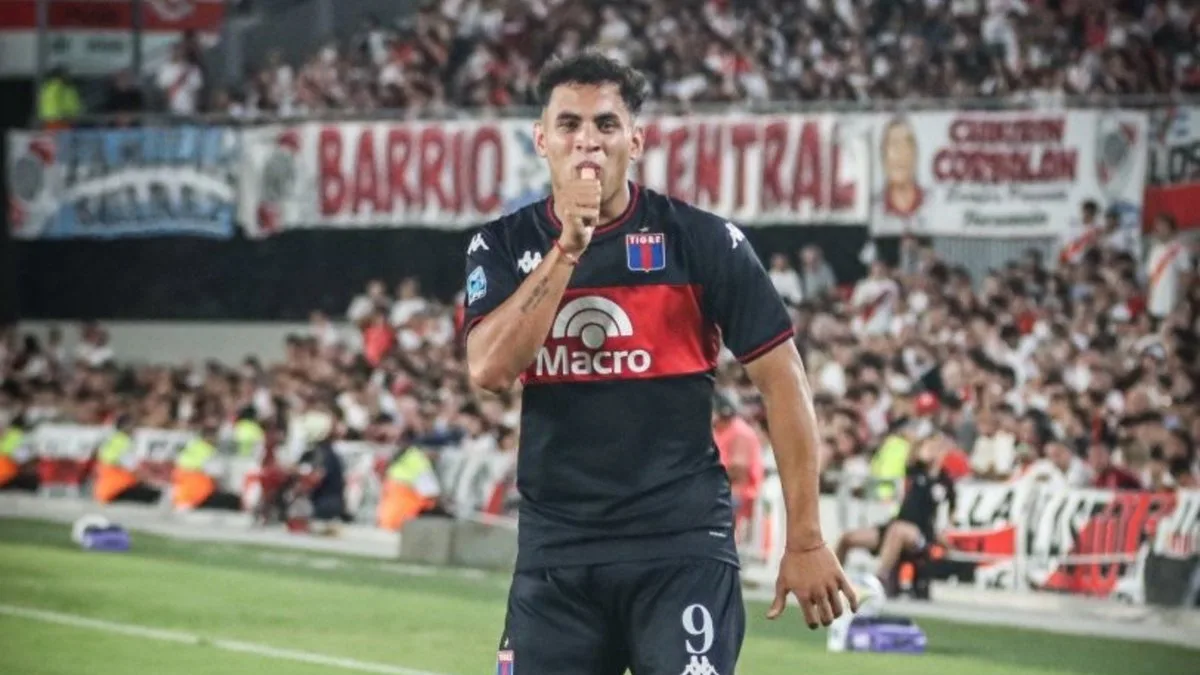 Flamengo avalia David Romero, mas falta consenso na diretoria