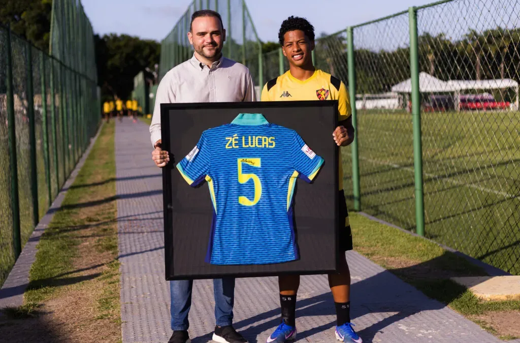 Flamengo avança por Zé Lucas, mas negócio ainda não está fechado