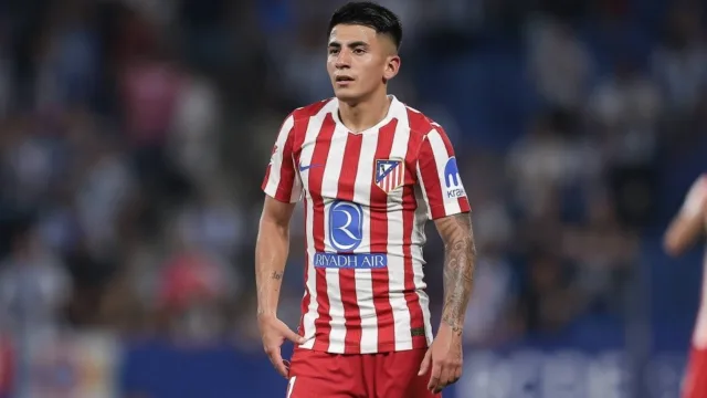 Flamengo nega avanço por Thiago Almada e descarta chegada