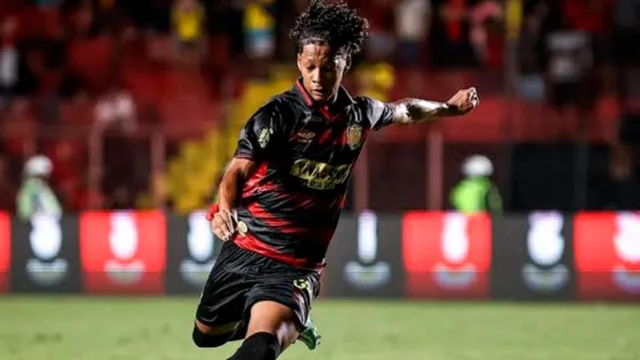 Flamengo oferece R$ 15 milhões por Zé Lucas do Sport