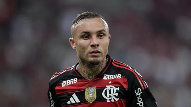 Flamengo pode vender jogadores na janela, diz comentarista
