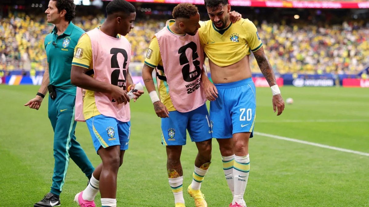 Flamengo tem preocupação com Arrascaeta e Paquetá lesionados