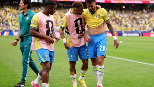 Flamengo tem preocupação com Arrascaeta e Paquetá lesionados