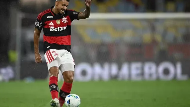 Flamengo propõe renovação a Danilo até 2027 e planeja cargo