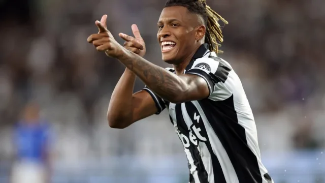 Flamengo sinaliza oferta menor por Danilo após Copa do Mundo