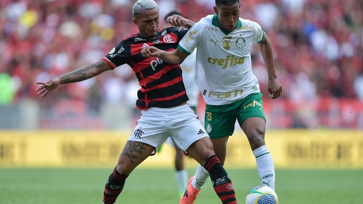 Flamengo volta a depender só de si após derrota do Palmeiras
