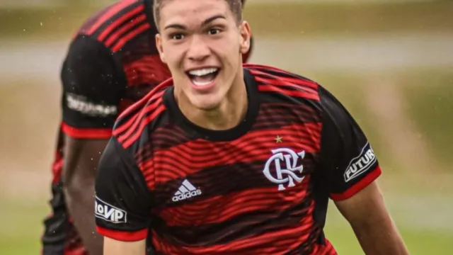 Jardim aprova Daniel Tian e Joshua da base do Flamengo