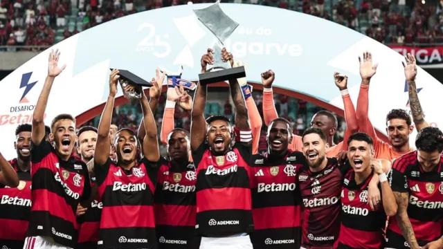 Jardim se envolve em confusão com banco do Benfica em Portugal