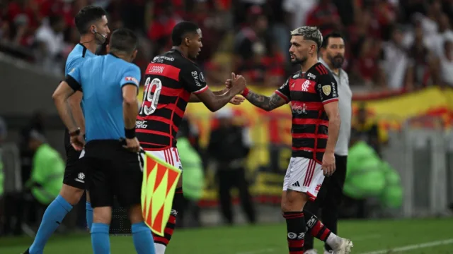 Jardim elogia evolução defensiva de Lorán após gol
