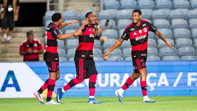 Jardim elogia Loran após gol em amistoso do Flamengo