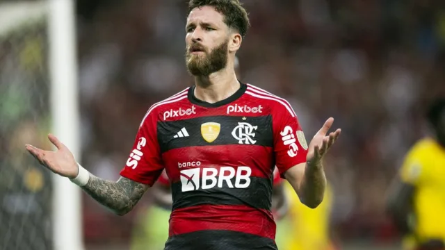 Jardim nega venda de Léo Pereira ao Mônaco e pede permanência